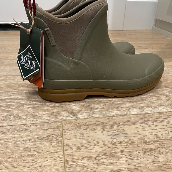 Muck Boots Women’s Originals Ankle Boot (taupe) - Picture 2 of 6